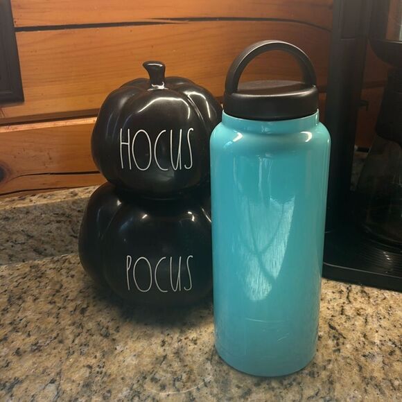 Rtic water bottle 💧 - Picture 1 of 13